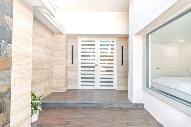 6878 Touchstone Circle, Palm Beach Gardens, FL 33418