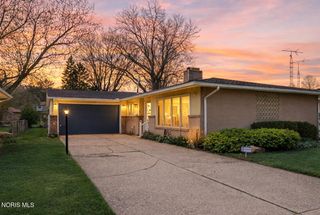 5223 Grosse Point Parkway, Toledo, OH 43611