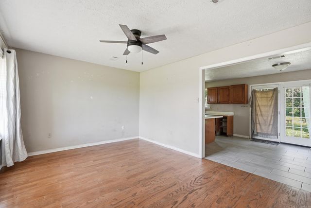 66 Caney Creek Rd, Conway, AR 72032