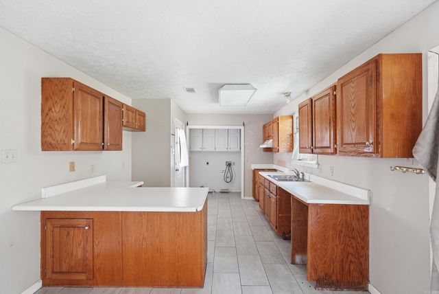 66 Caney Creek Rd, Conway, AR 72032