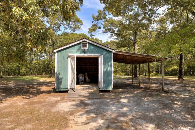 2551 Patriot Road, Manning, SC 29102