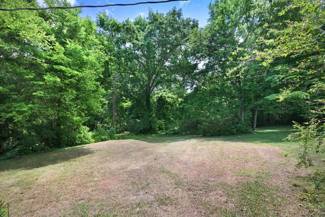 156 Delmar Dr, Clarksville, TN 37040