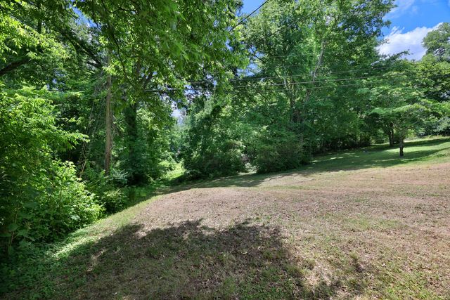 156 Delmar Dr, Clarksville, TN 37040