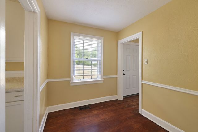 156 Delmar Dr, Clarksville, TN 37040
