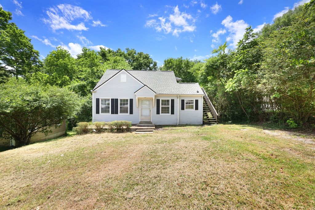 156 Delmar Dr, Clarksville, TN 37040