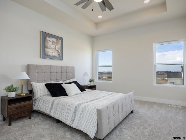 11666 S 124 Avenue, Papillion, NE 68046