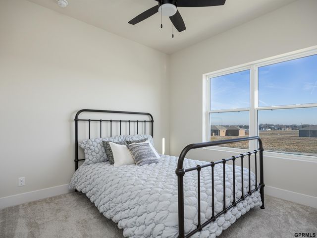 11666 S 124 Avenue, Papillion, NE 68046