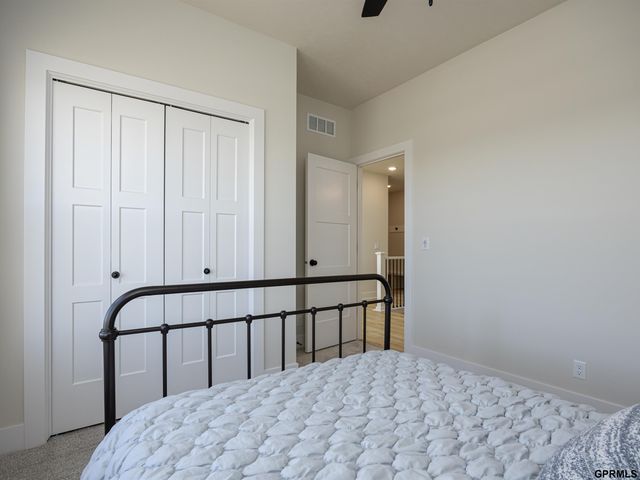 11666 S 124 Avenue, Papillion, NE 68046