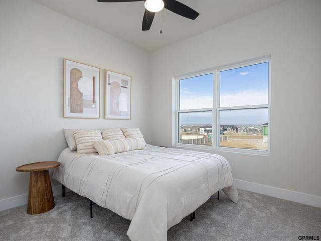 11666 S 124 Avenue, Papillion, NE 68046