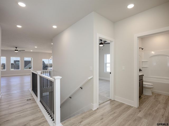 11666 S 124 Avenue, Papillion, NE 68046