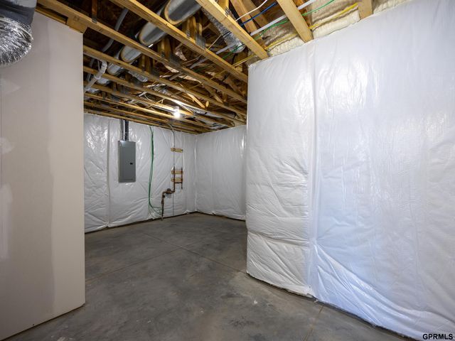 11666 S 124 Avenue, Papillion, NE 68046