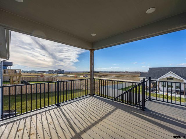 11666 S 124 Avenue, Papillion, NE 68046