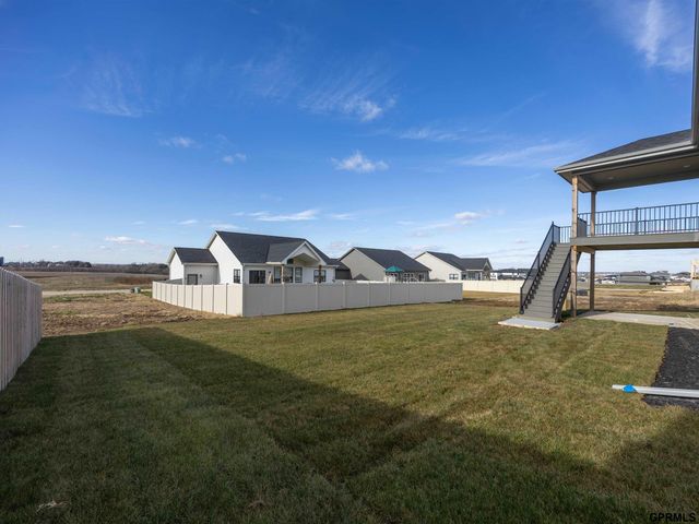 11666 S 124 Avenue, Papillion, NE 68046