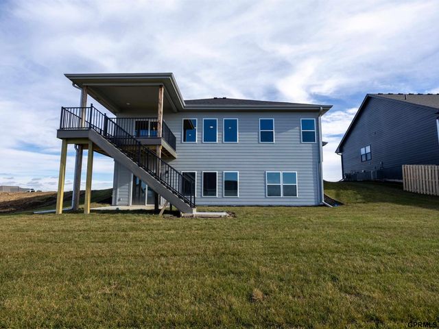 11666 S 124 Avenue, Papillion, NE 68046