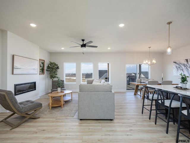 11666 S 124 Avenue, Papillion, NE 68046