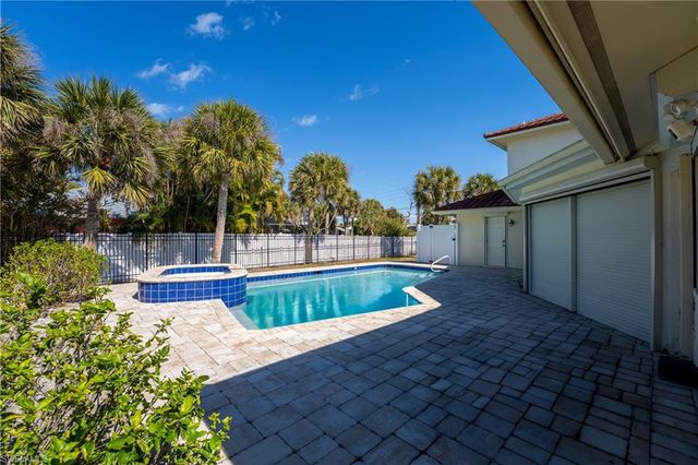 3730 Agate CT, Sanibel, FL 33957