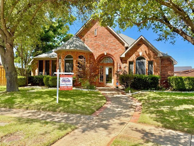 5425 Wood Creek Lane, Garland, TX 75044