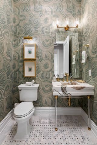 6000 Royal Court PENTHOUSE, North Hills, NY 11040