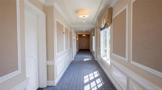 6000 Royal Court PENTHOUSE, North Hills, NY 11040