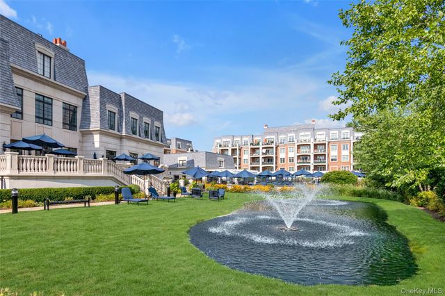 6000 Royal Court PENTHOUSE, North Hills, NY 11040