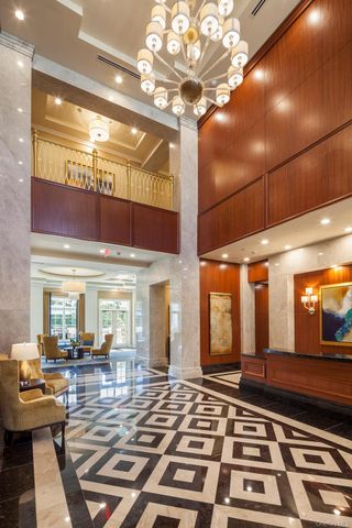 6000 Royal Court PENTHOUSE, North Hills, NY 11040
