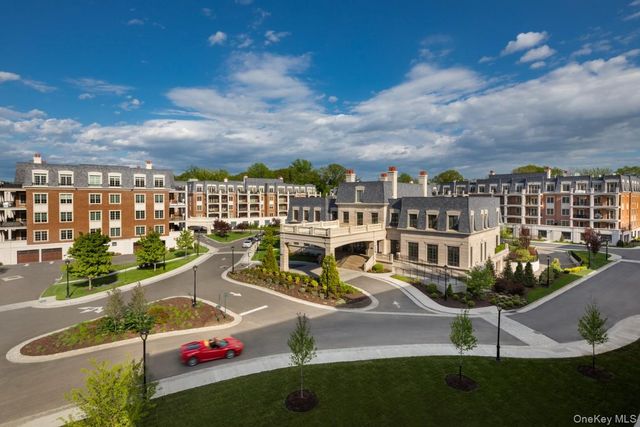 6000 Royal Court PENTHOUSE, North Hills, NY 11040
