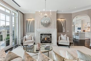 6000 Royal Court PENTHOUSE, North Hills, NY 11040