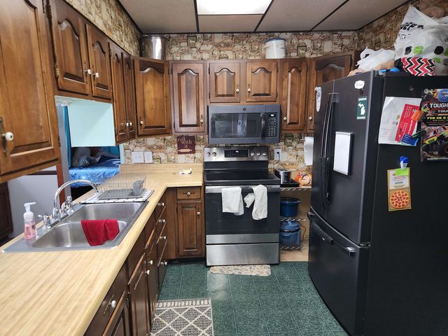 994 S Poseyville Road, Midland, MI 48640