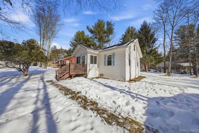 11 Apache Lane, Ferndale, NY 12734