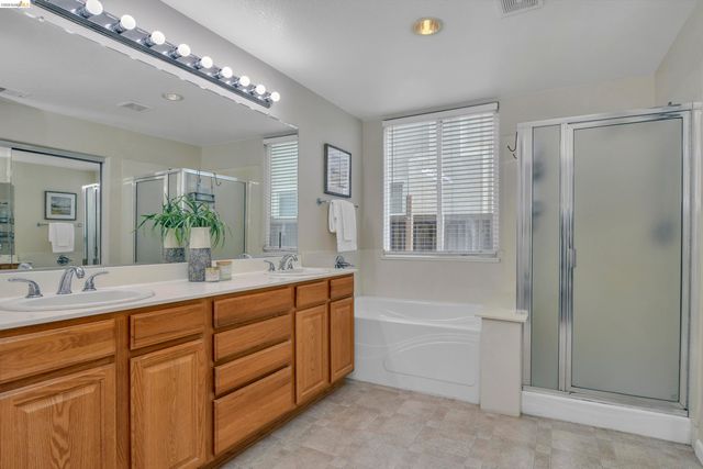 34 Fuller Ct, Oakley, CA 94561