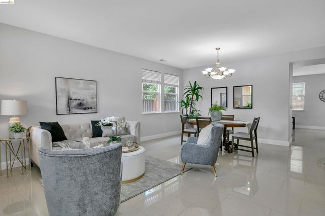 34 Fuller Ct, Oakley, CA 94561