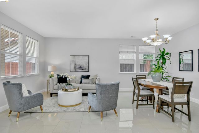 34 Fuller Ct, Oakley, CA 94561