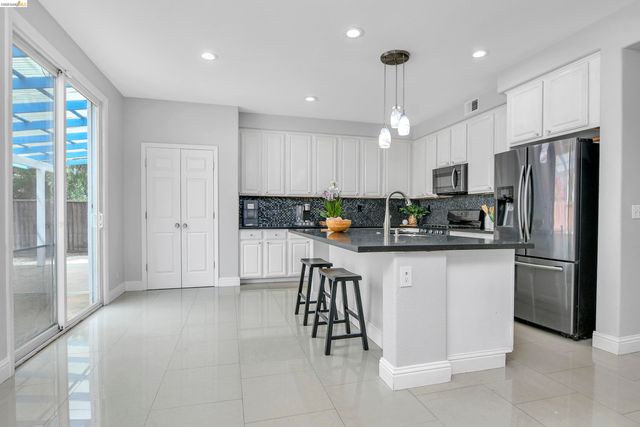 34 Fuller Ct, Oakley, CA 94561