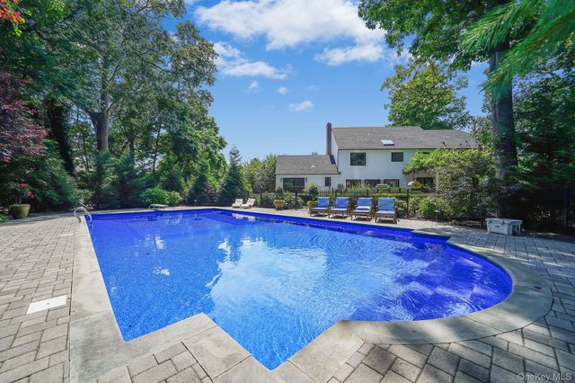 9 Maureen Drive, Mount Sinai, NY 11766