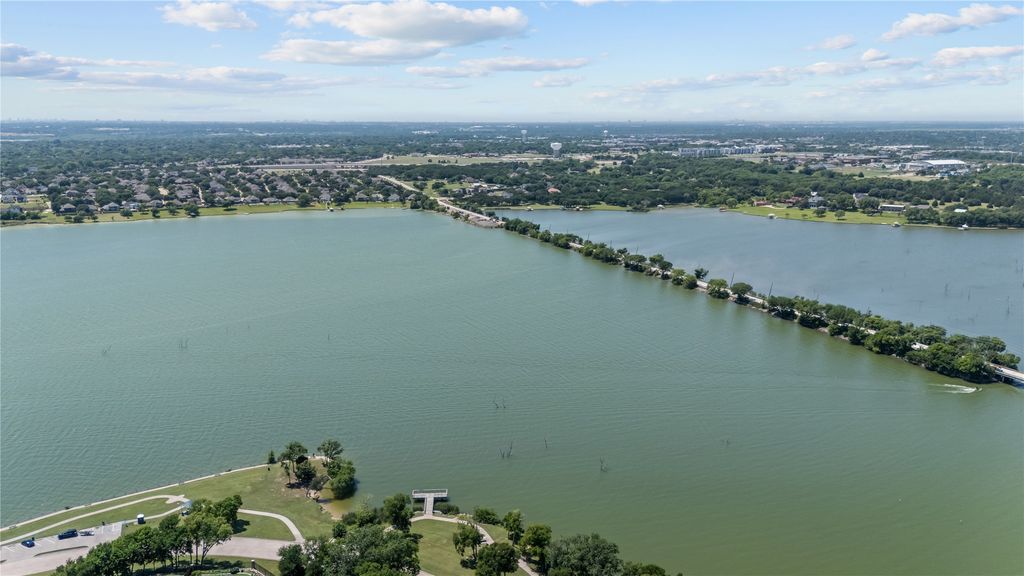 Image 35 of property listing at 6604 Merlot Circle, Rowlett, TX 75088