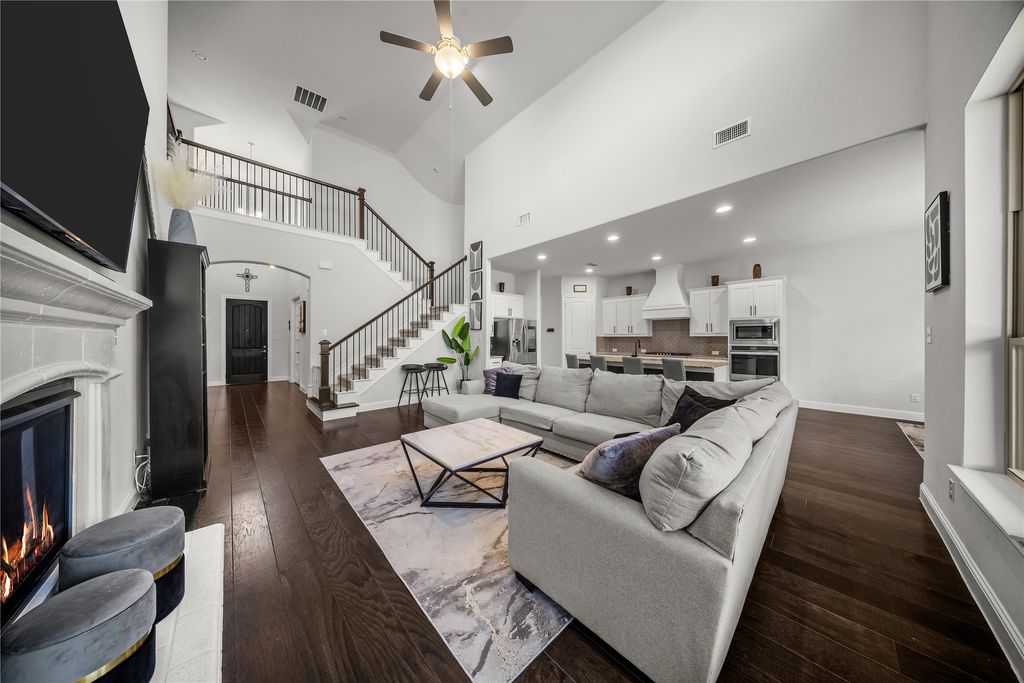 Image 9 of property listing at 6604 Merlot Circle, Rowlett, TX 75088