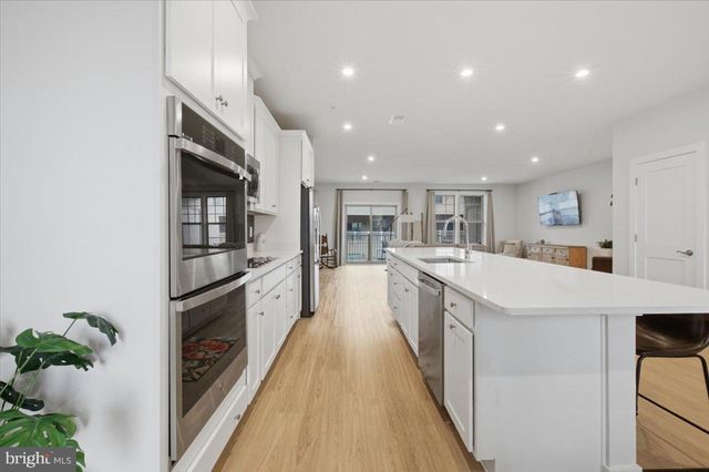 715-B THOMAS LN, Manassas Park, VA 20111