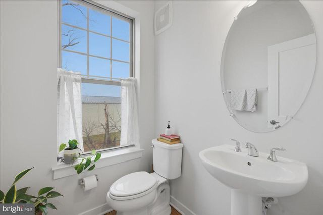 715-B THOMAS LN, Manassas Park, VA 20111