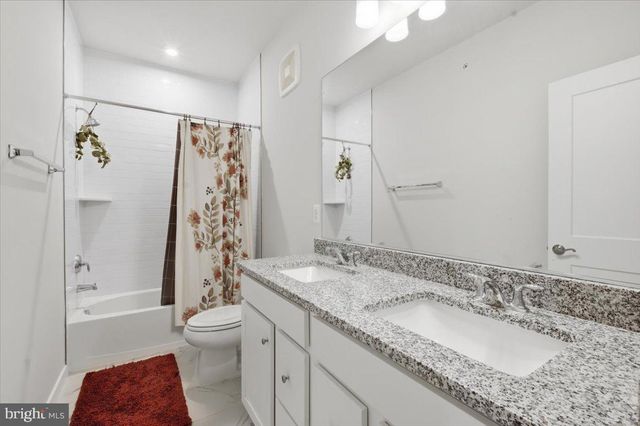 715-B THOMAS LN, Manassas Park, VA 20111