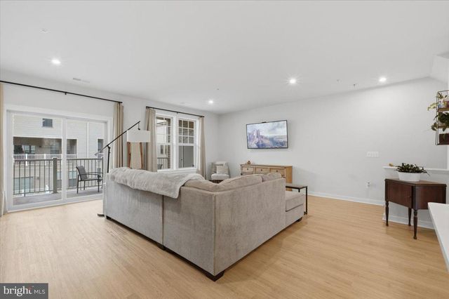 715-B THOMAS LN, Manassas Park, VA 20111