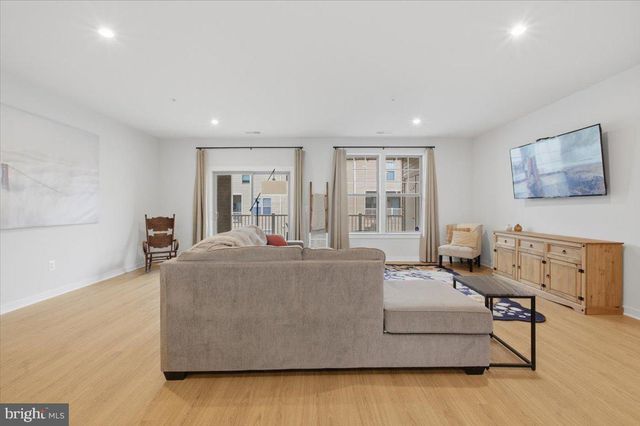 715-B THOMAS LN, Manassas Park, VA 20111