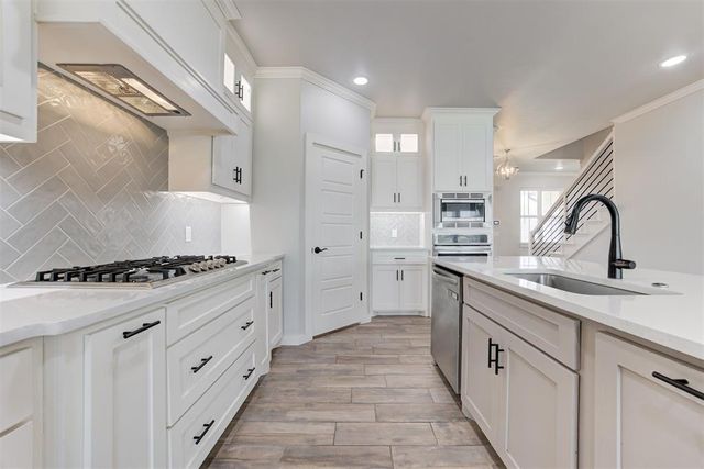 6300 Macarthur Park Circle, Edmond, OK 73012