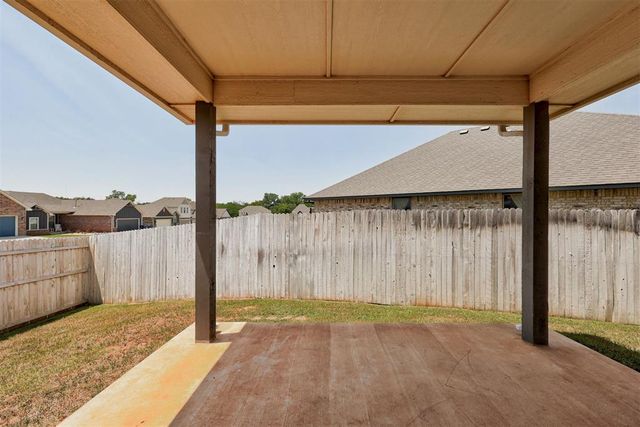 6300 Macarthur Park Circle, Edmond, OK 73012