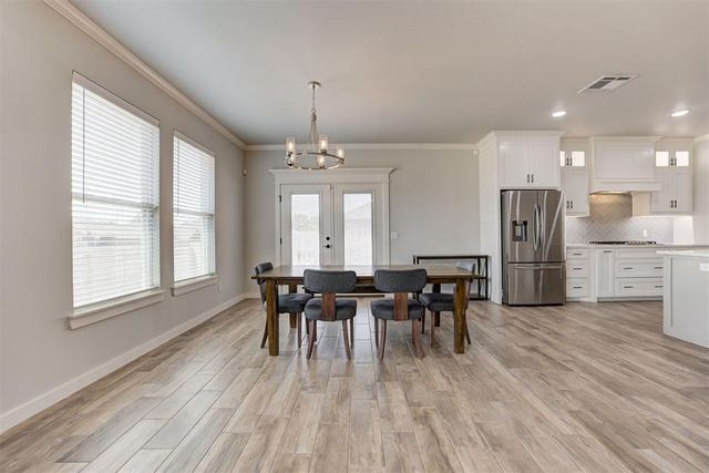 6300 Macarthur Park Circle, Edmond, OK 73012