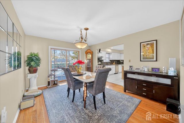 8 N Grand Avenue, Port Reading, NJ 07064