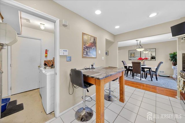 8 N Grand Avenue, Port Reading, NJ 07064