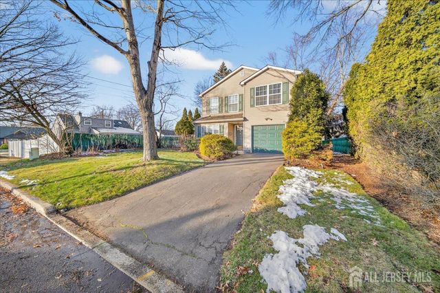 8 N Grand Avenue, Port Reading, NJ 07064