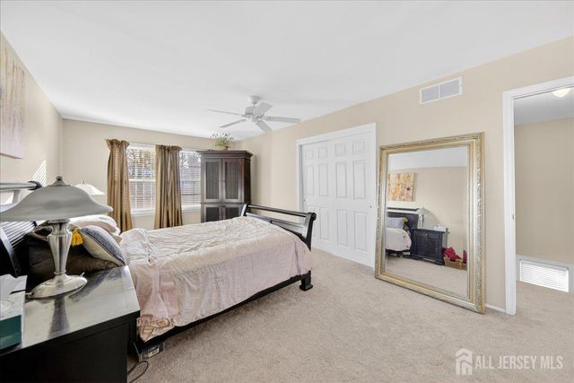 8 N Grand Avenue, Port Reading, NJ 07064