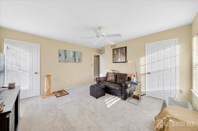 8 N Grand Avenue, Port Reading, NJ 07064