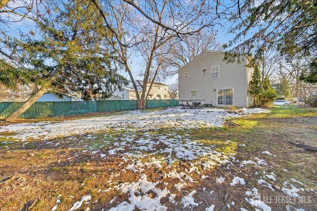 8 N Grand Avenue, Port Reading, NJ 07064